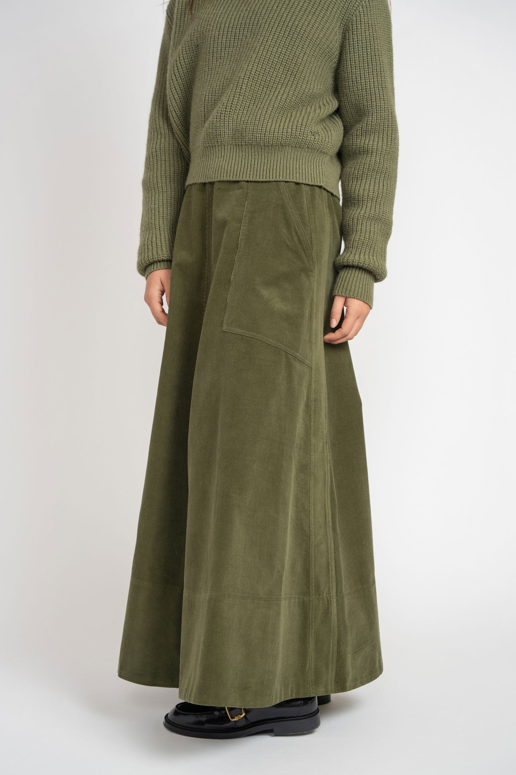 Corduroy Skirt With Big Pockets - Green