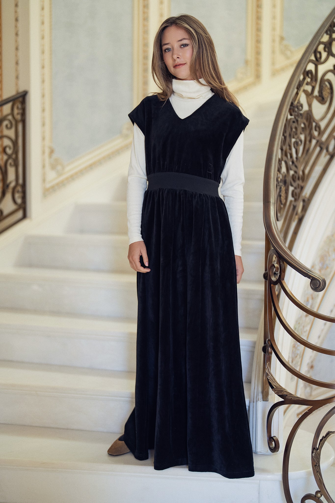 Velour V Neck Maxi - Black